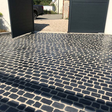Courtstones natural Basalt lineair wvb (5,47m²) (UITLOPEND)